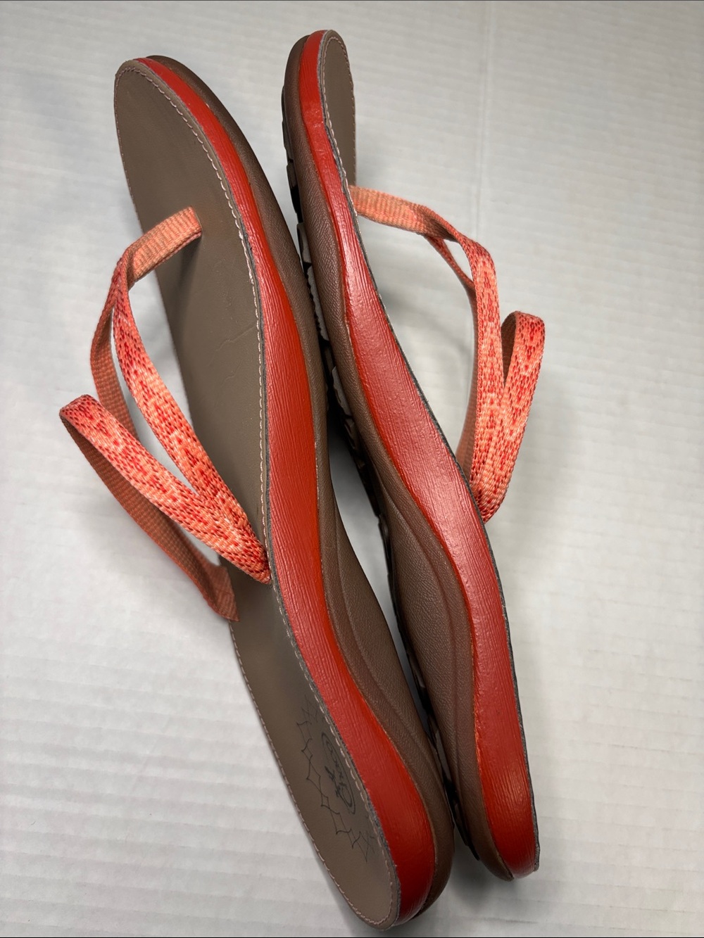 Chaco Abbey flip flops, size 8 - Picture 4 of 8